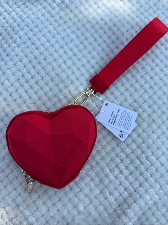 lululemon athletica Handbags - lululemon athletica Red Geometric Heart Wristlet